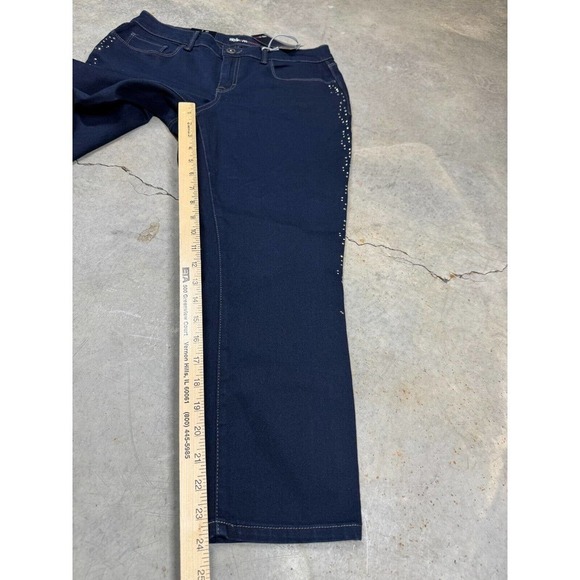 Style & Co Denim Capri Womens 8 Stretch Fit Bedazzled Rhinestone Sides 30x24 - Picture 8 of 11